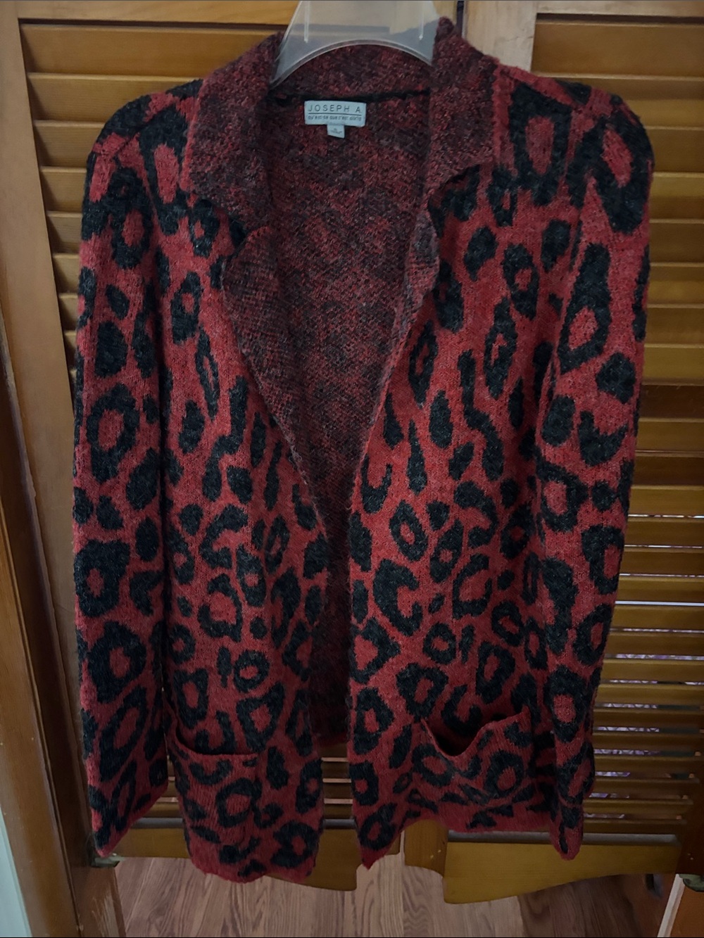 Joseph A Red and Black Leopard-Print Open Cardigan with Pockets
